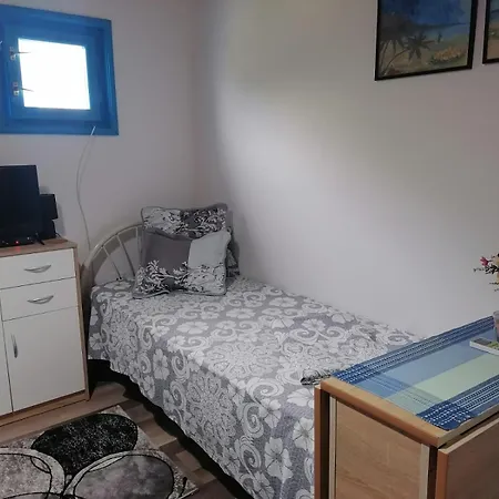 Casa De Vacanta Amira بيت للعطل سفنتو جيورجي
